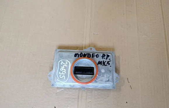 Ford Mondeo MK V Voltage converter/converter module L392172