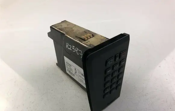 Volvo XC70 Radio/CD/DVD/GPS head unit 8673830 K2587