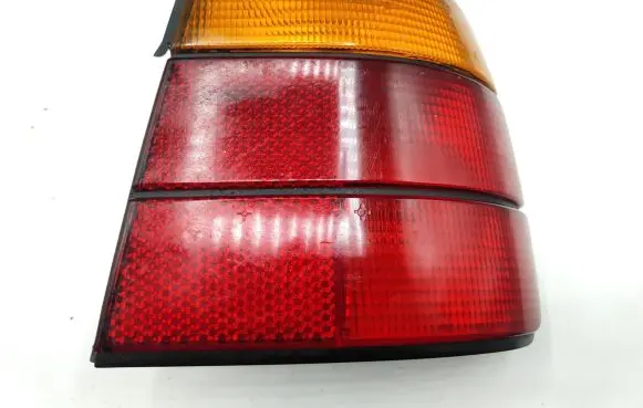 BMW 5 E34 Rear/tail lights 63215R6 1384010R