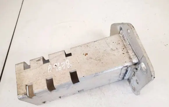 Chrysler 200 Front bumper mounting bracket 68096085ac