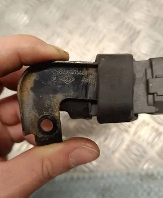 Renault Laguna III Turbo solenoid valve 8200514073