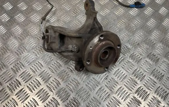 Peugeot 2008 I Front wheel hub