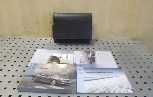 Volvo V40 User manual 