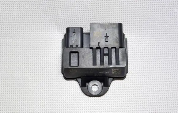 BMW 5 F10 F11 Glow plug pre-heat relay 7810856