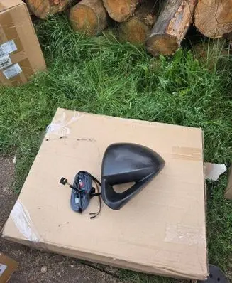 Opel Corsa D Front door electric wing mirror 13369333