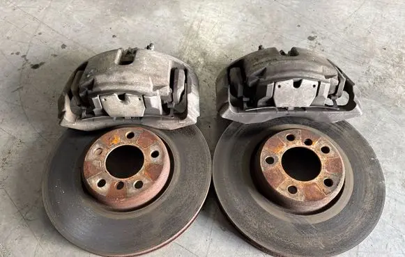 BMW 5 F10 F11 Brake discs and calipers set 6786817