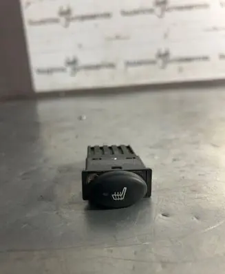 Rover 75 Seat heating switch Yug101980xxx 33503