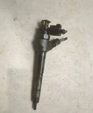 Fuel injector