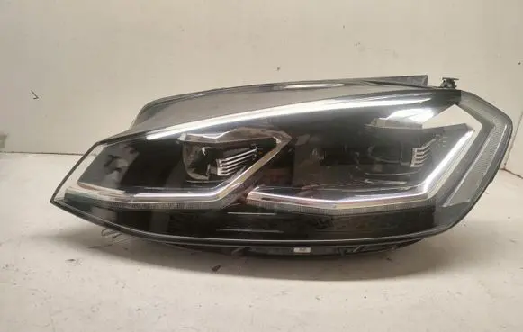 Volkswagen Golf VII Headlight/headlamp