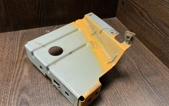 Renault Master III Fender mounting bracket 631236296R