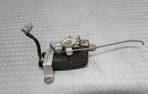 Honda CR-V Tailgate window lock/catch/latch 