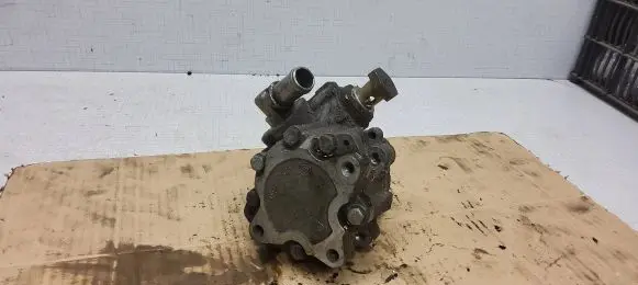 Audi A4 S4 B6 8E 8H Power steering pump 8D0145156T