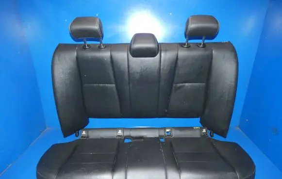 Mercedes-Benz C W205 Second row seats 