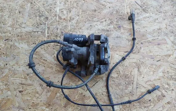 BMW 2 F45 Rear brake caliper 687650801