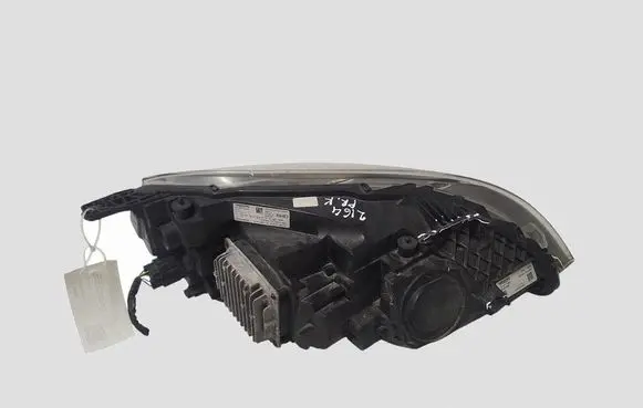 Volvo V40 Headlight/headlamp 31677020