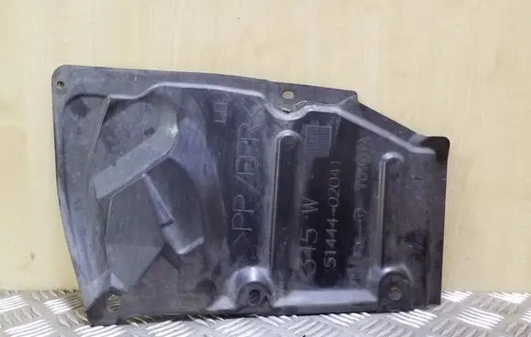 Toyota Avensis T270 Front underbody cover/under tray 5144402041