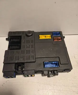 Citroen Berlingo Fuse module 73006312 9642409980 142788