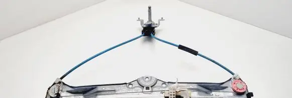 Rear door manual window regulator