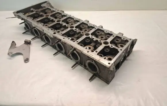 BMW 7 F01 F02 F03 F04 Engine head 780750306 10042300921 25557940300310
