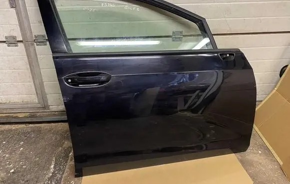 Volkswagen Golf VIII Front door 