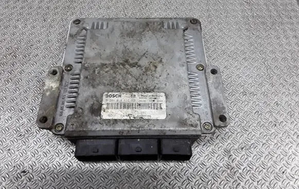 Renault Laguna II Engine control unit/module 8200211711 0281010637