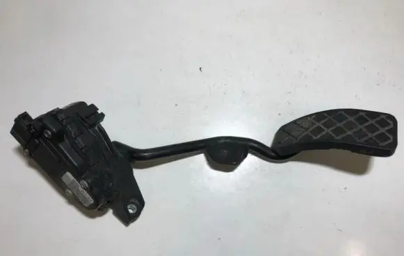 Audi A4 S4 B6 8E 8H Accelerator throttle pedal 8e2721523 6pv00777008