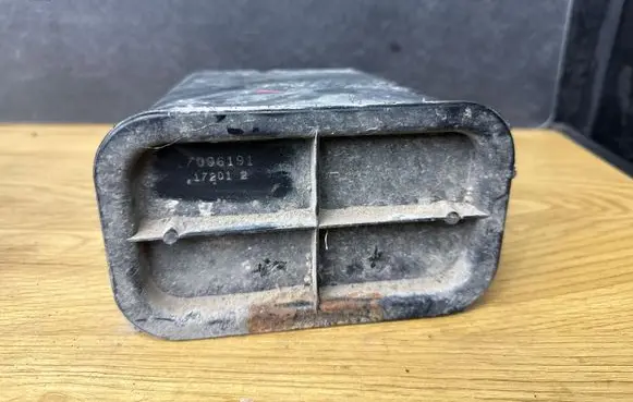 Volvo V70 Active carbon filter fuel vapour canister 17096191