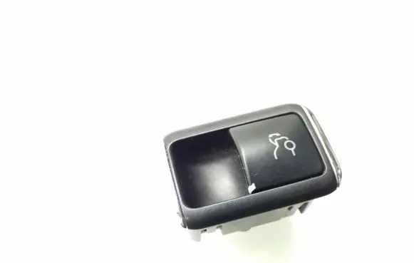 Mercedes-Benz E W212 Tailgate opening switch A2128204510