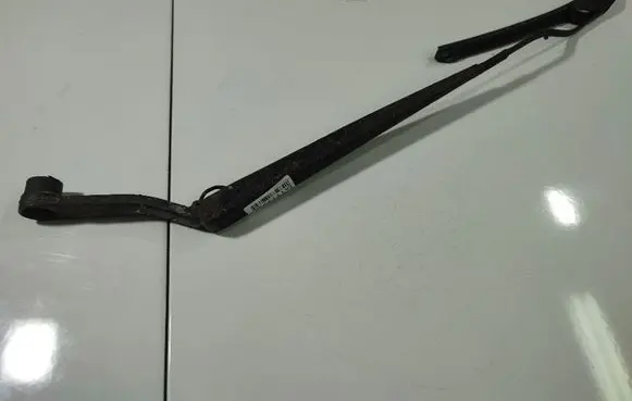 KIA Sorento Front wiper blade arm 