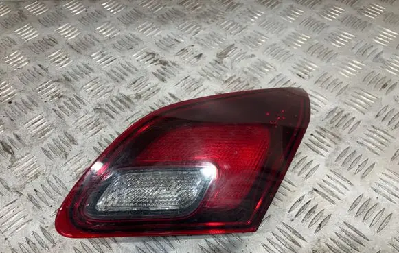 Tailgate rear/tail lights