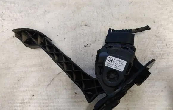 Ford Transit Accelerator throttle pedal 6C119F836CC C95YE02 6PV00923810