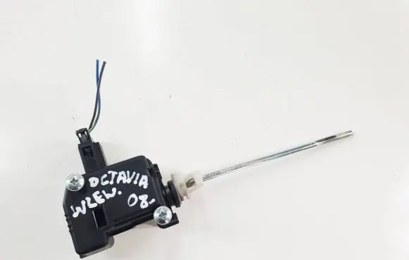 Skoda Octavia Mk2 (1Z) Central locking motor 1M0959781A 1Z0810773