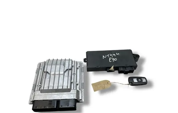 BMW 3 E90 E91 Engine ECU kit and lock set 7595179 DMEMSD812 5WK93727