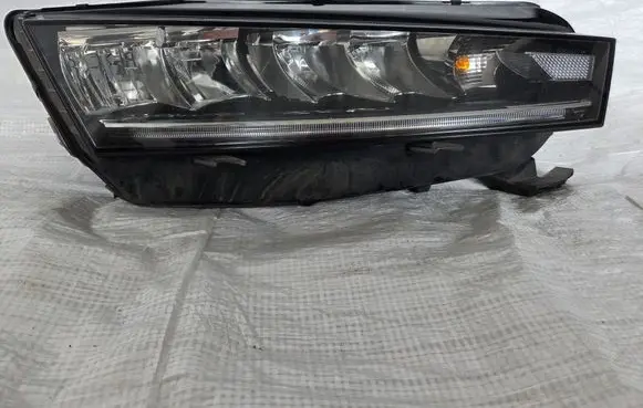 Skoda Octavia Mk4 Headlight/headlamp 5E4941016