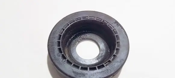 Ford Mondeo Mk III Coil spring mount 