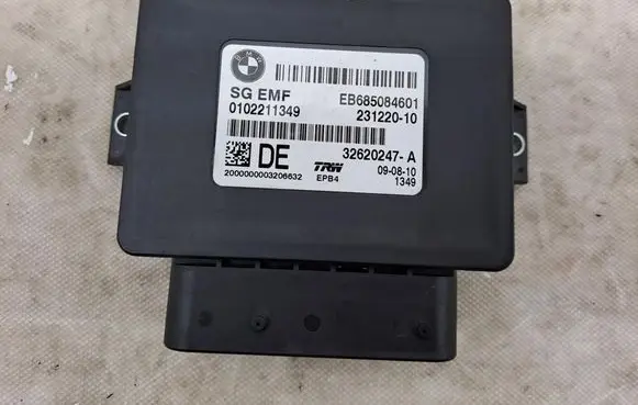 BMW X3 F25 Hand brake control module 32620247