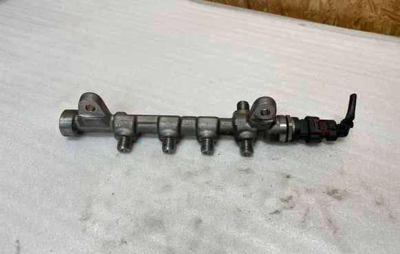 Fuel main line pipe
