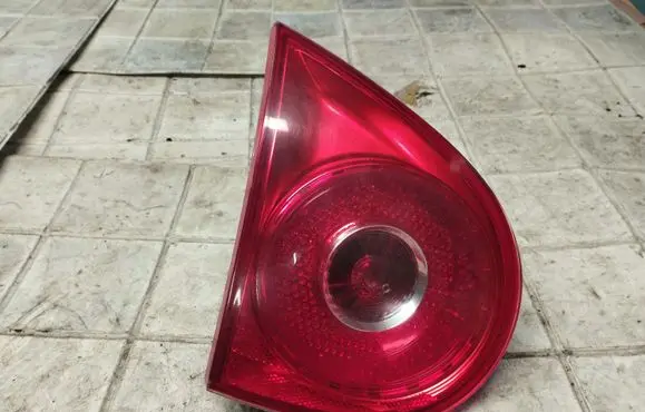 Volkswagen Golf V Tailgate rear/tail lights 1K6945093E