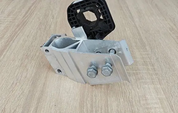 BMW 4 G22 G23 G24 G26 Radiator mount bracket 8738928 9895622