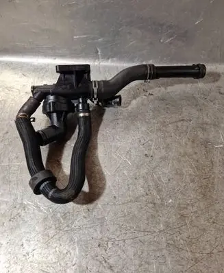 Nissan NV300 Thermostat/thermostat housing 110615482R