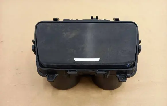 Cup holder front