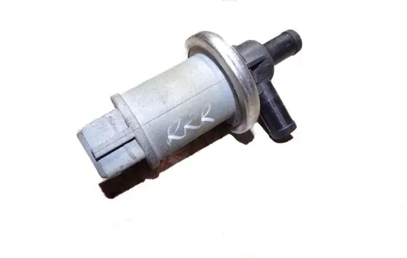 Audi A8 S8 D2 4D Vacuum valve 078133517