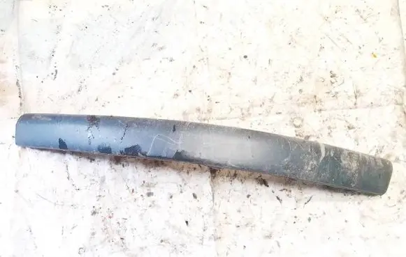 Front bumper splitter molding