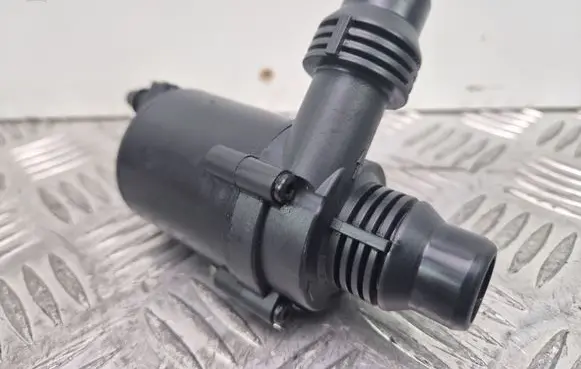 BMW X5 E70 Water pump 9197085 702078340 702078390