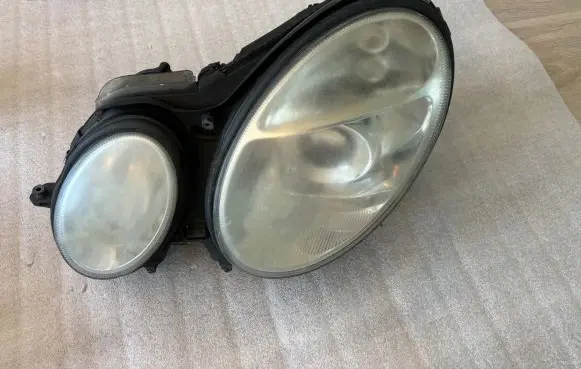 Mercedes-Benz E W211 Headlight/headlamp 15435901