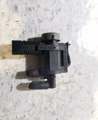 Audi A4 S4 B6 8E 8H Vacuum valve 1J0906283C