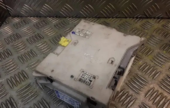 Lexus IS 220D-250-350 Fuse box set 8267253060