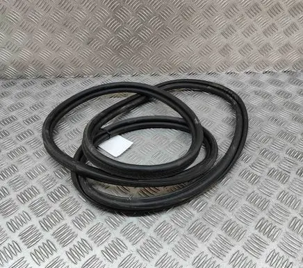 BMW 2 F44 Trunk rubber seal (body) 7292144