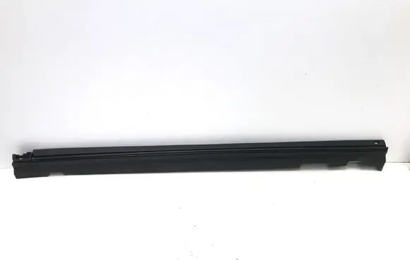 Volvo XC40 Foot area side trim 31448223
