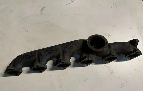 BMW 5 E60 E61 Exhaust manifold 7796886